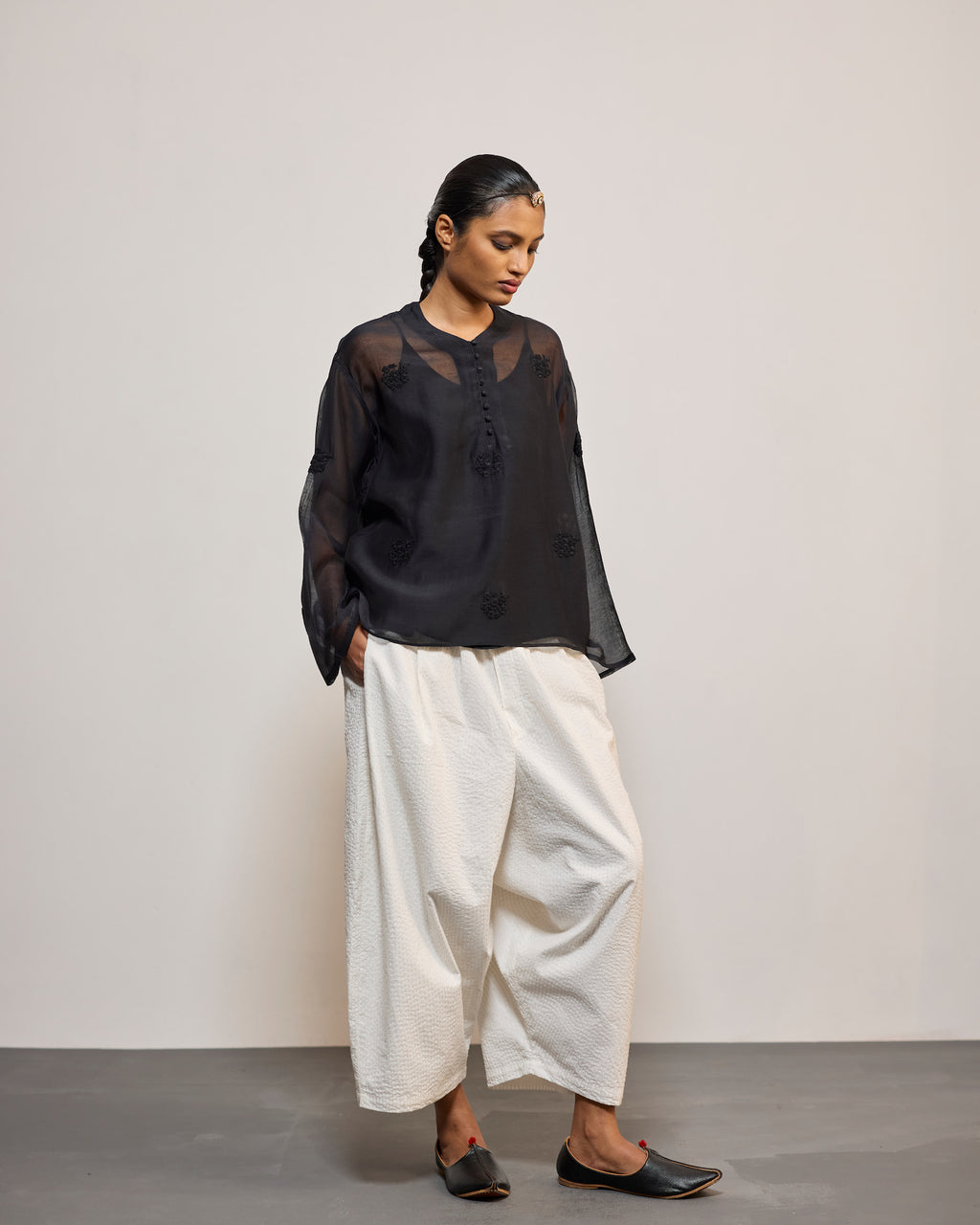 KALU WHITE GUDRI (PANTS)