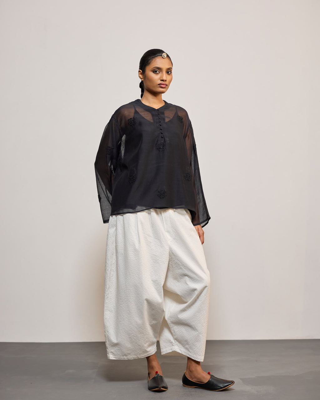 KALU WHITE GUDRI (PANTS)