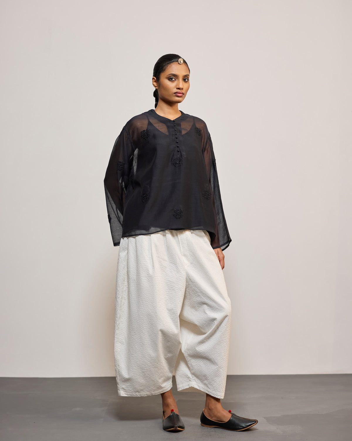 KALU WHITE GUDRI (PANTS)