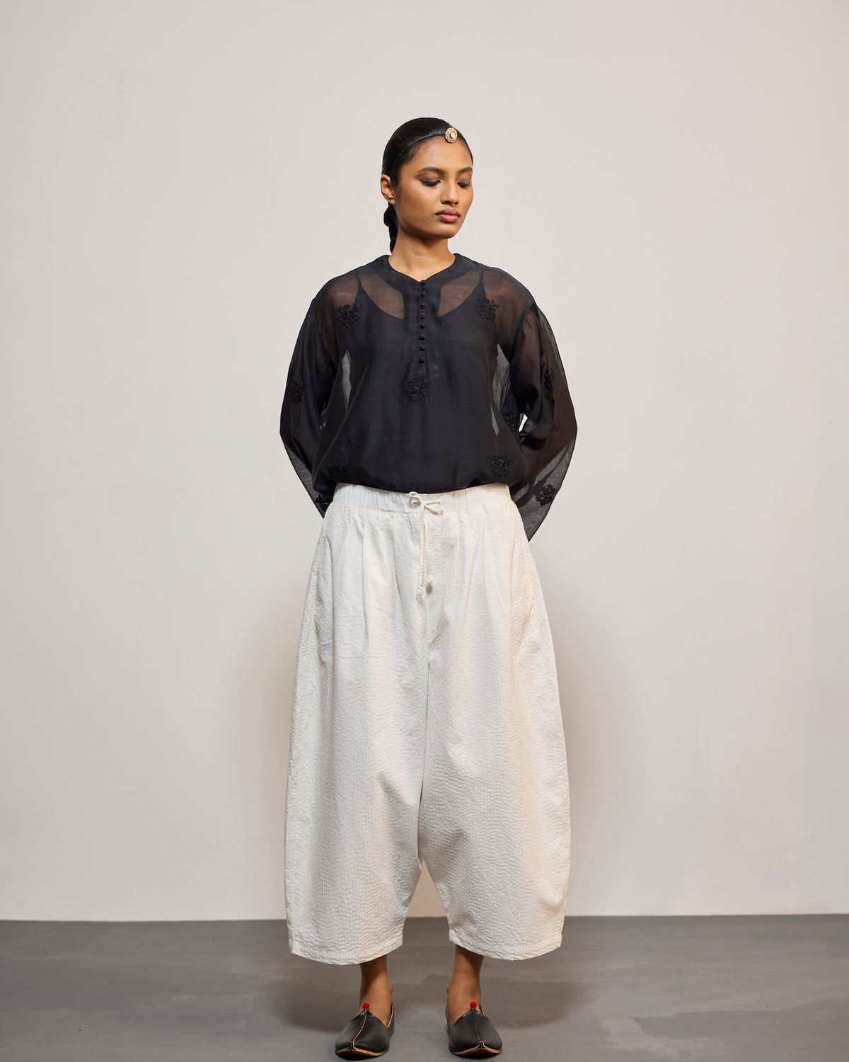 KALU WHITE GUDRI (PANTS)