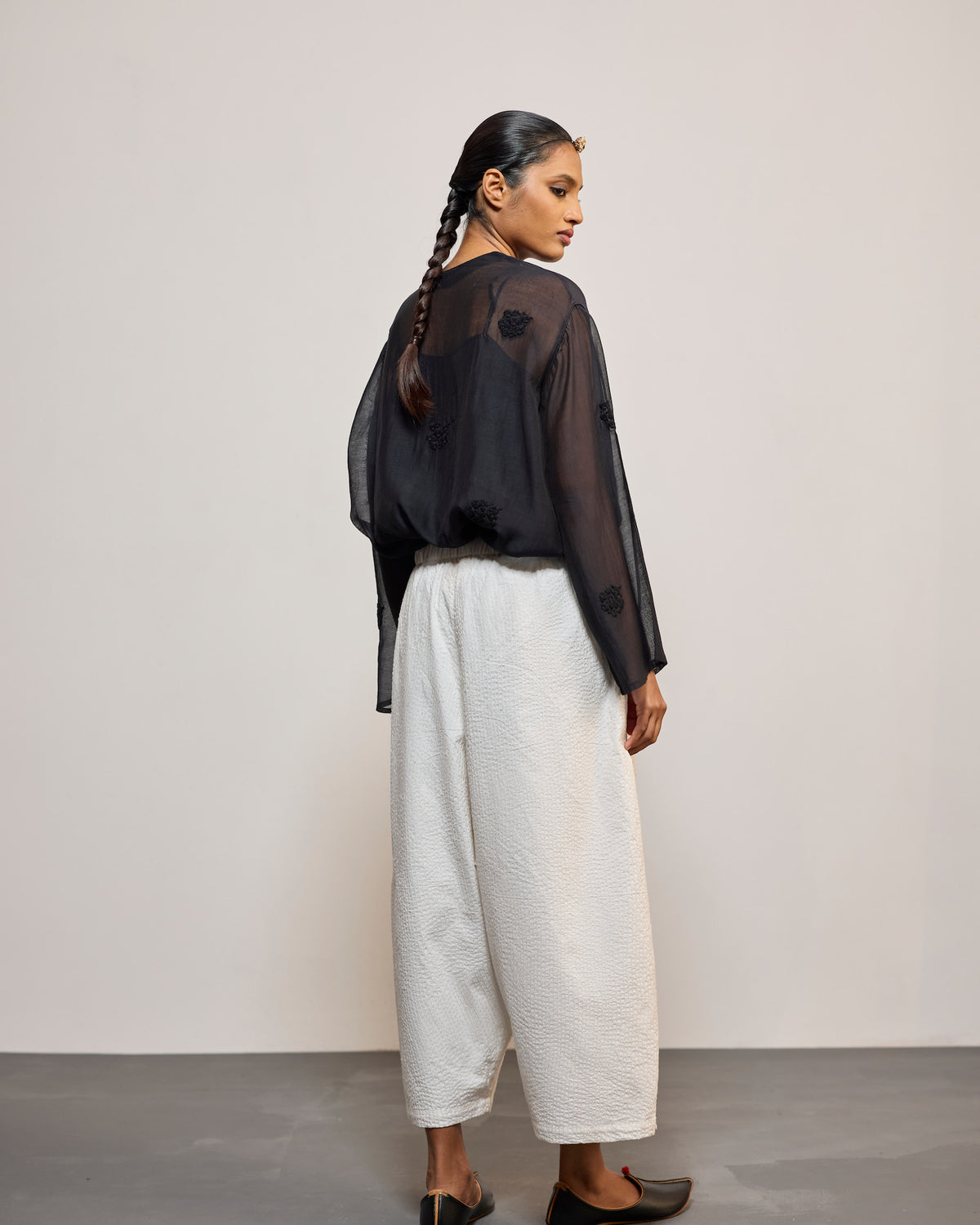 KALU WHITE GUDRI (PANTS)
