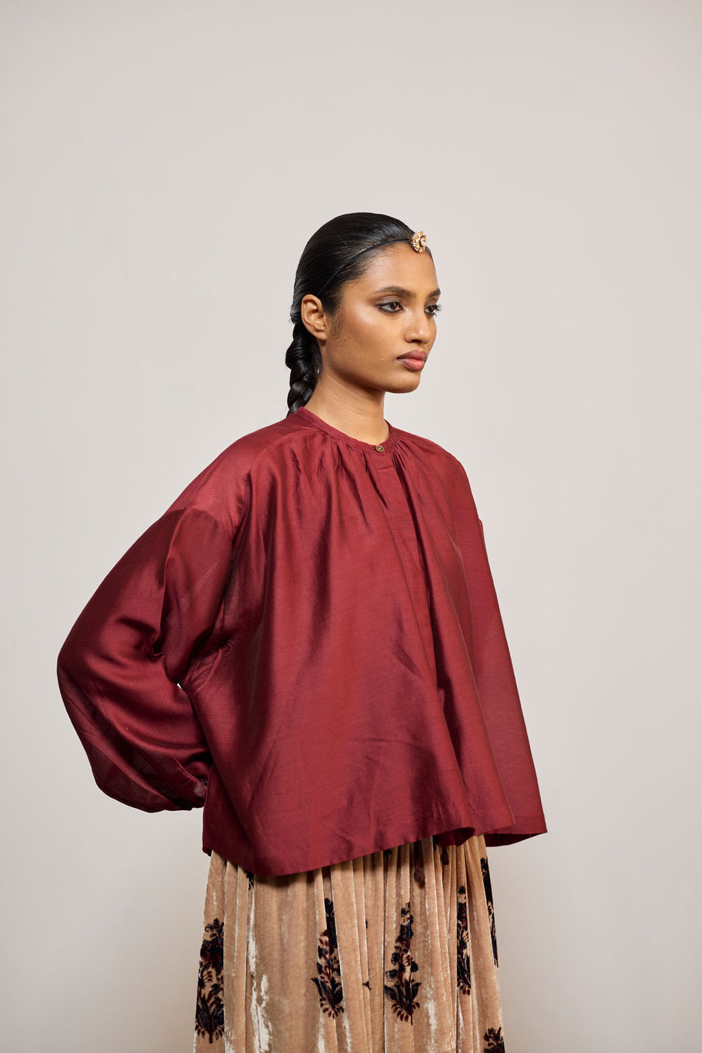 MAROON (TOP)
