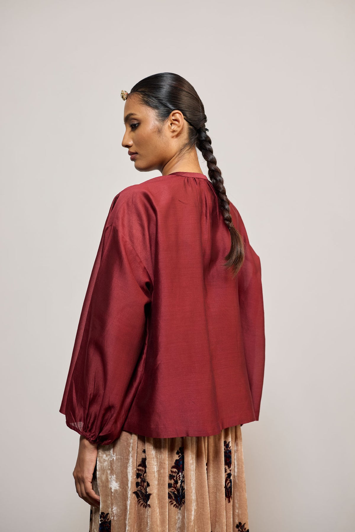 MAROON (TOP)