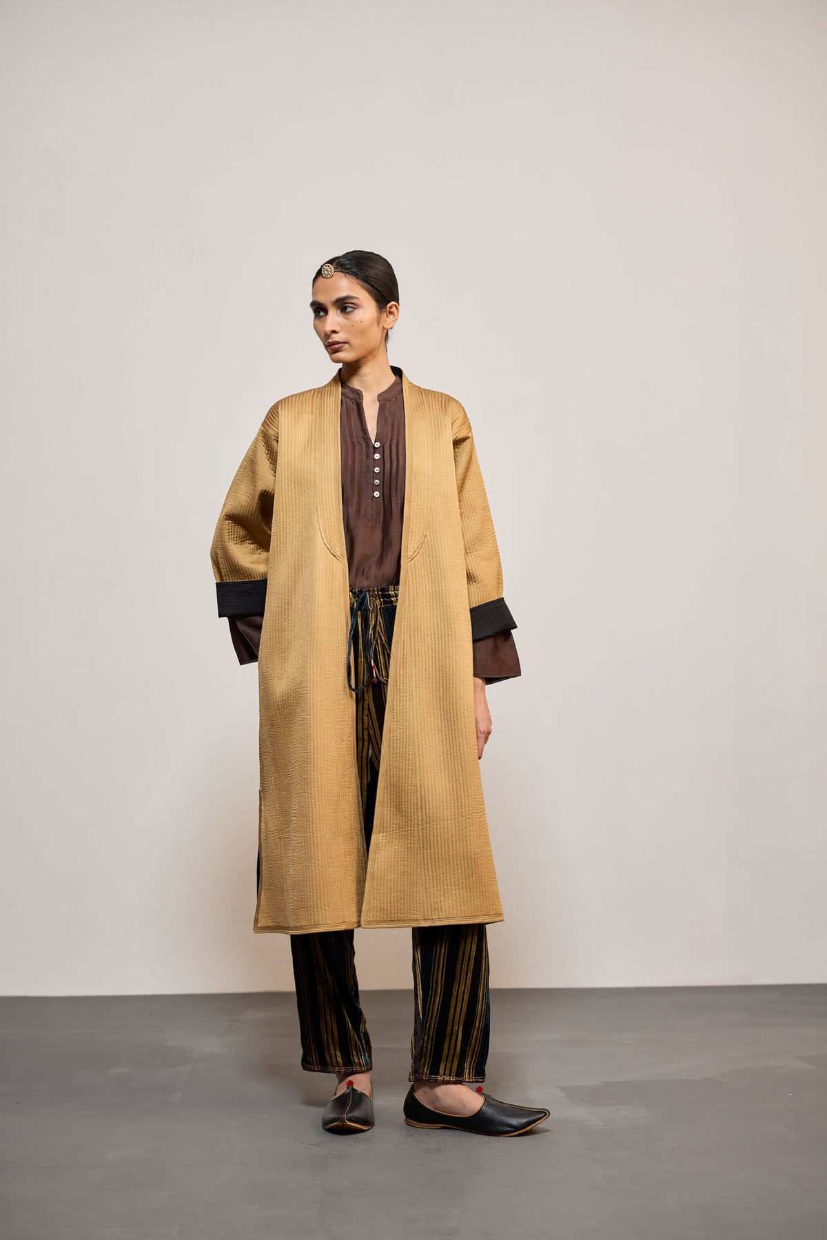 AJA Pecan & BLACK REVERSIBLE (JACKET) PINTUCK CHANDERI BROWN (TOP) BROWN DHARI VELVET (PANT)