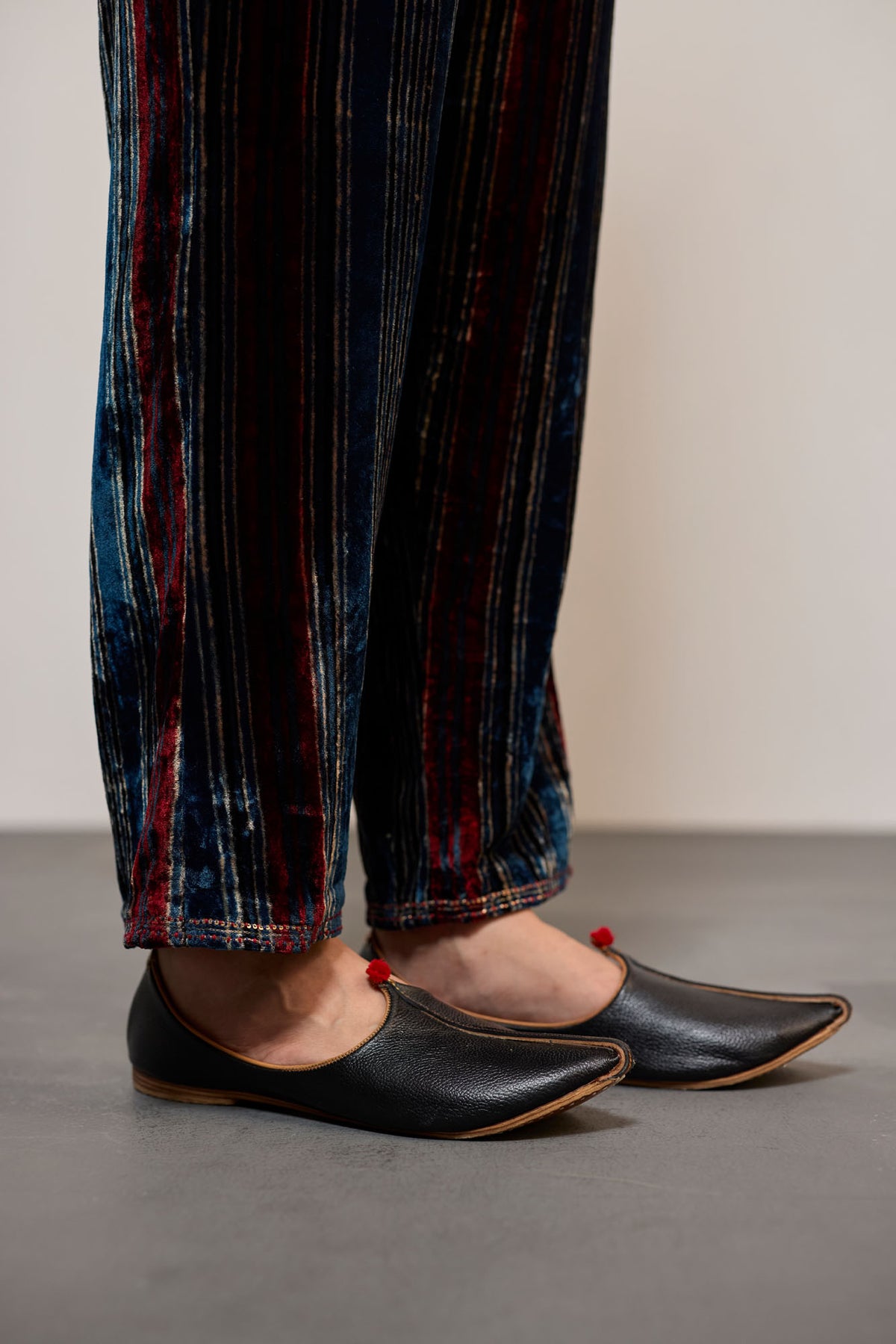 NAVY DHARI VELVET (PANT)