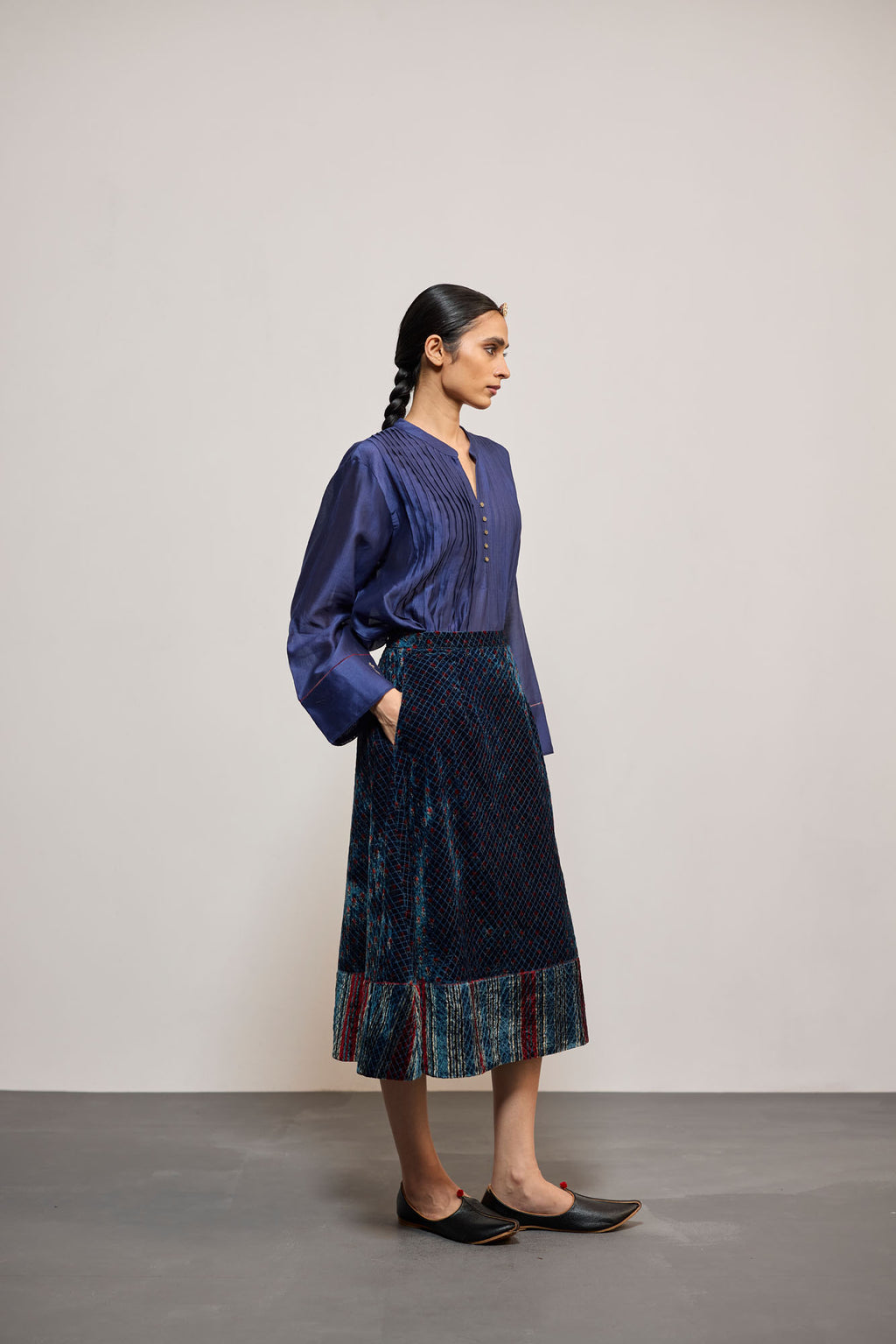QUILTED VELVET INDIGO (SKIRT)