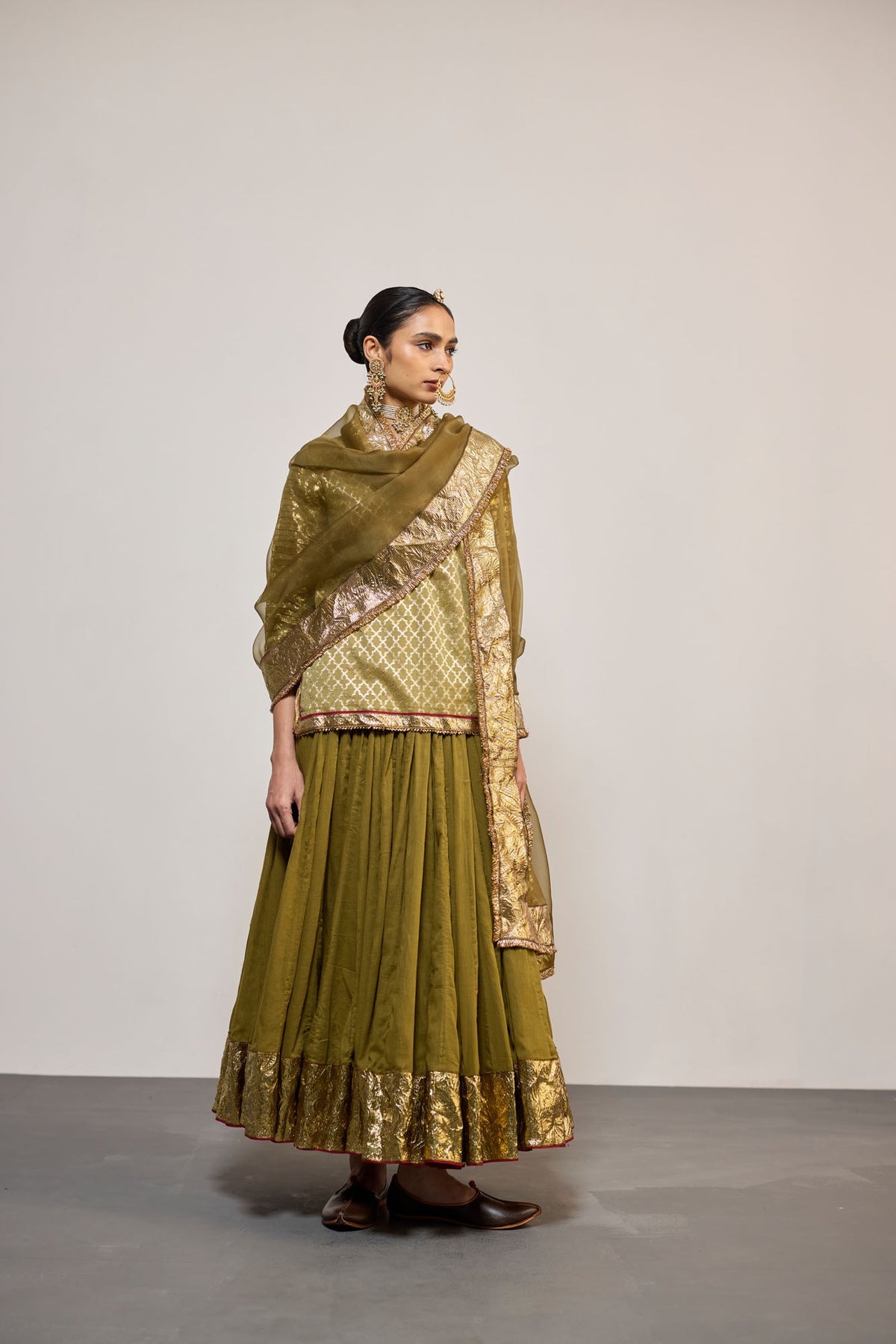 KUNCHA OLIVE (LEHENGA)