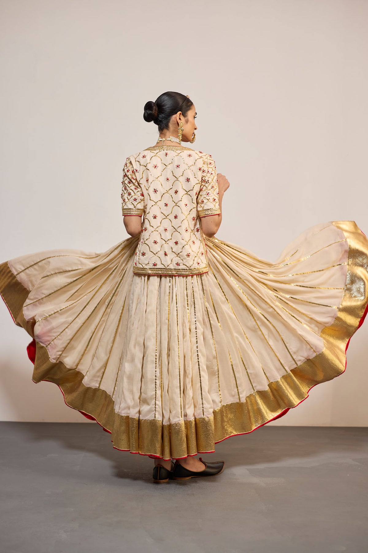 MOTIYA (LEHENGA)