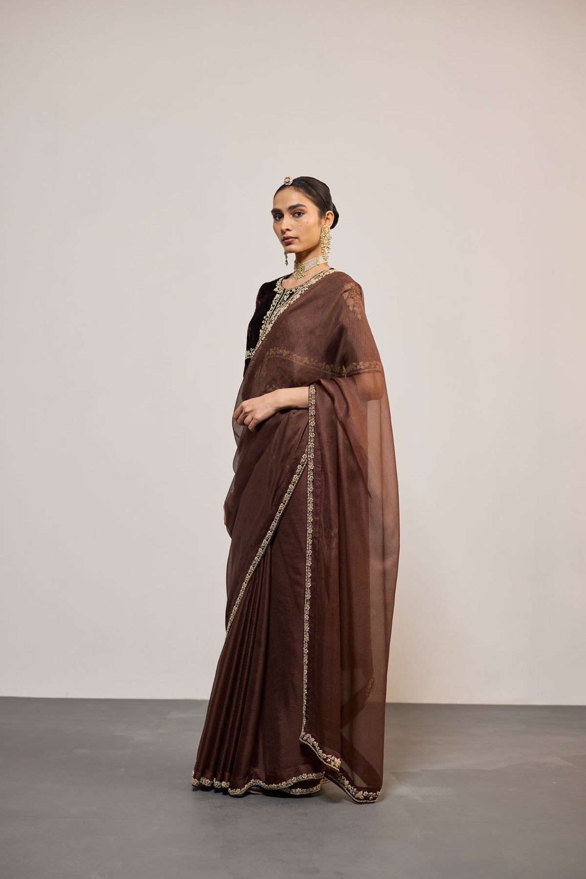 BHURIYA (SARI)