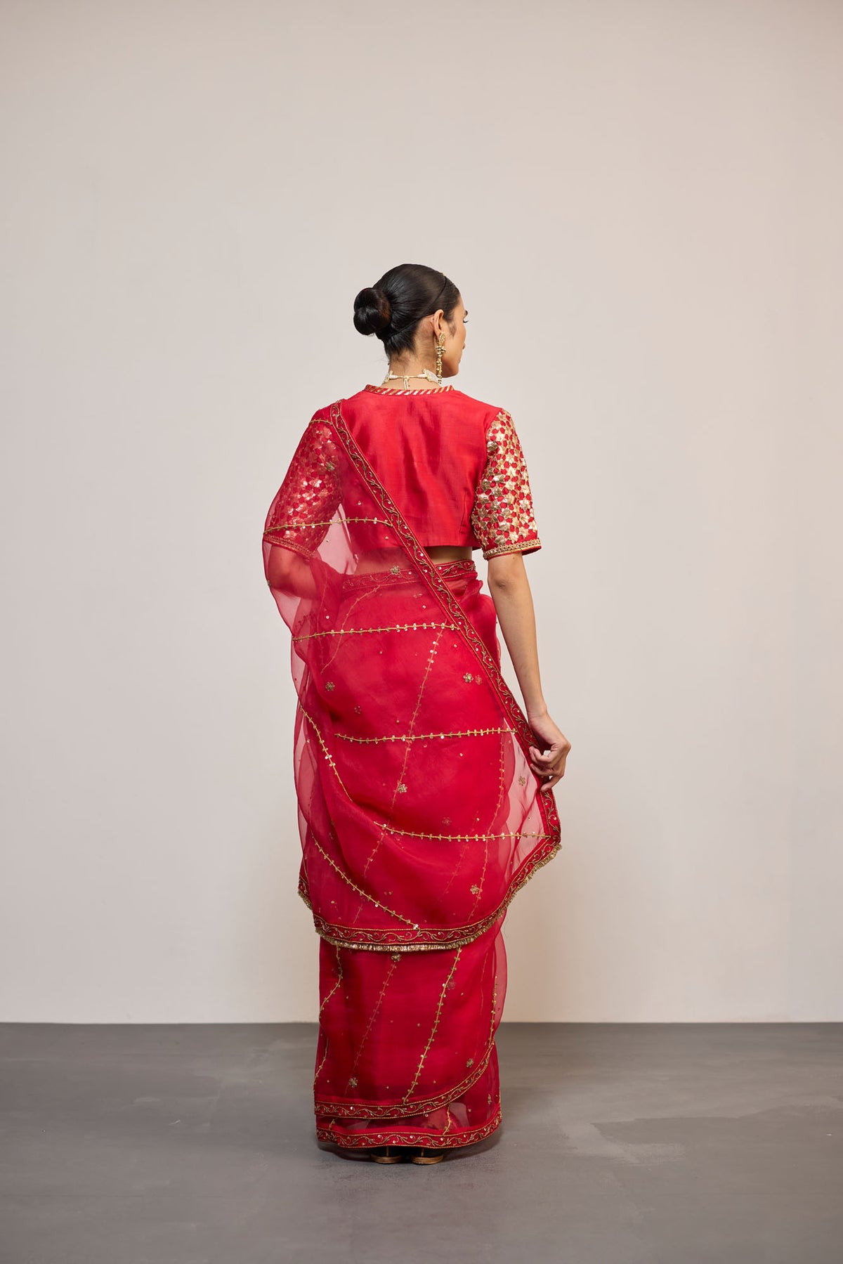SINDAPI SARI