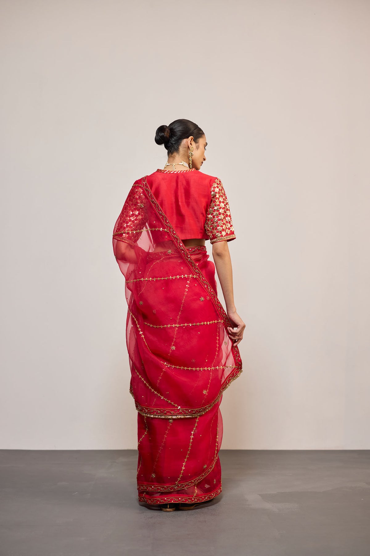 SINDAPI SARI