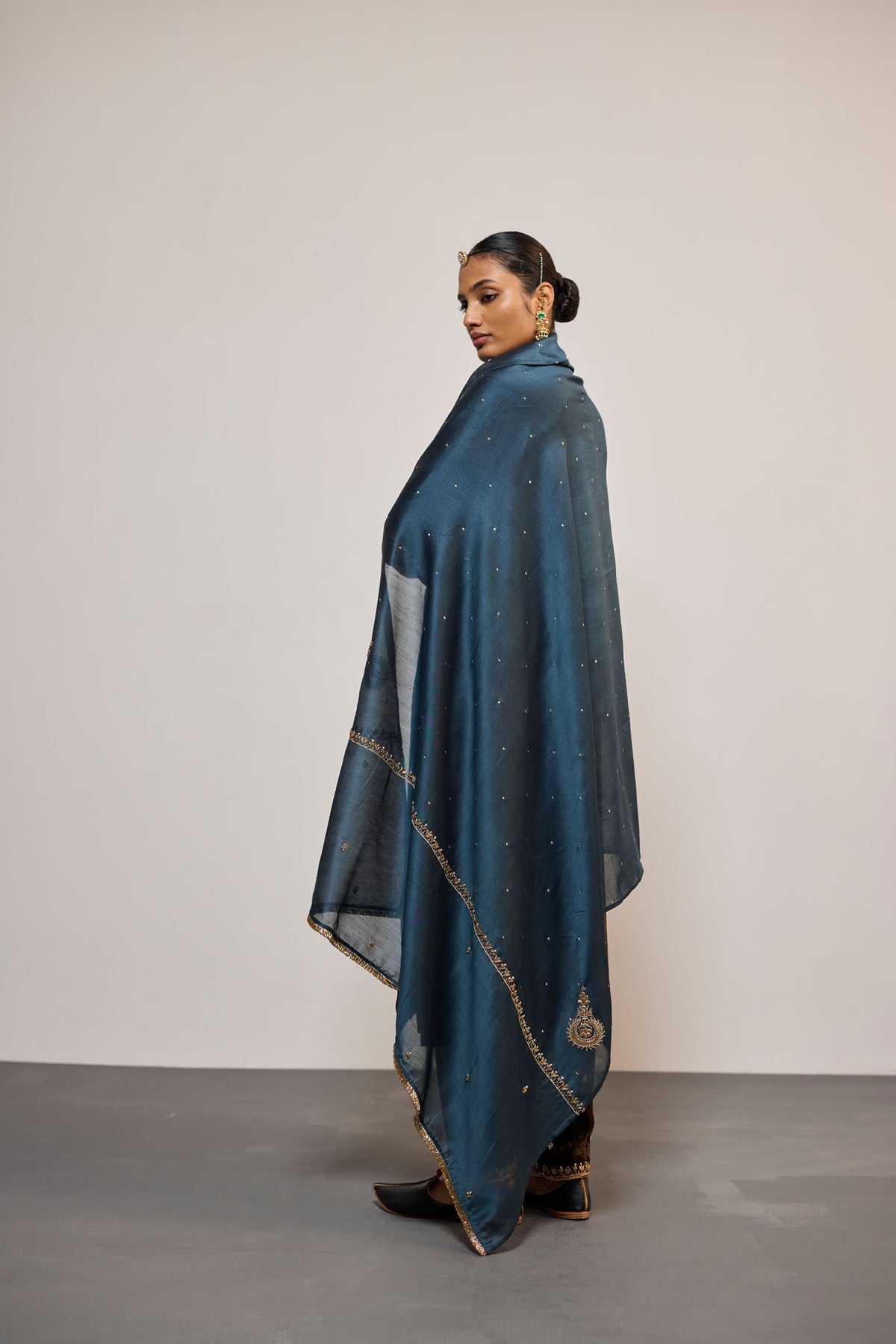 BHURIYA VELVET (SUIT SET)