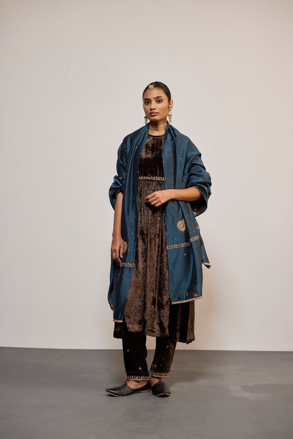 BHURIYA VELVET (SUIT SET)