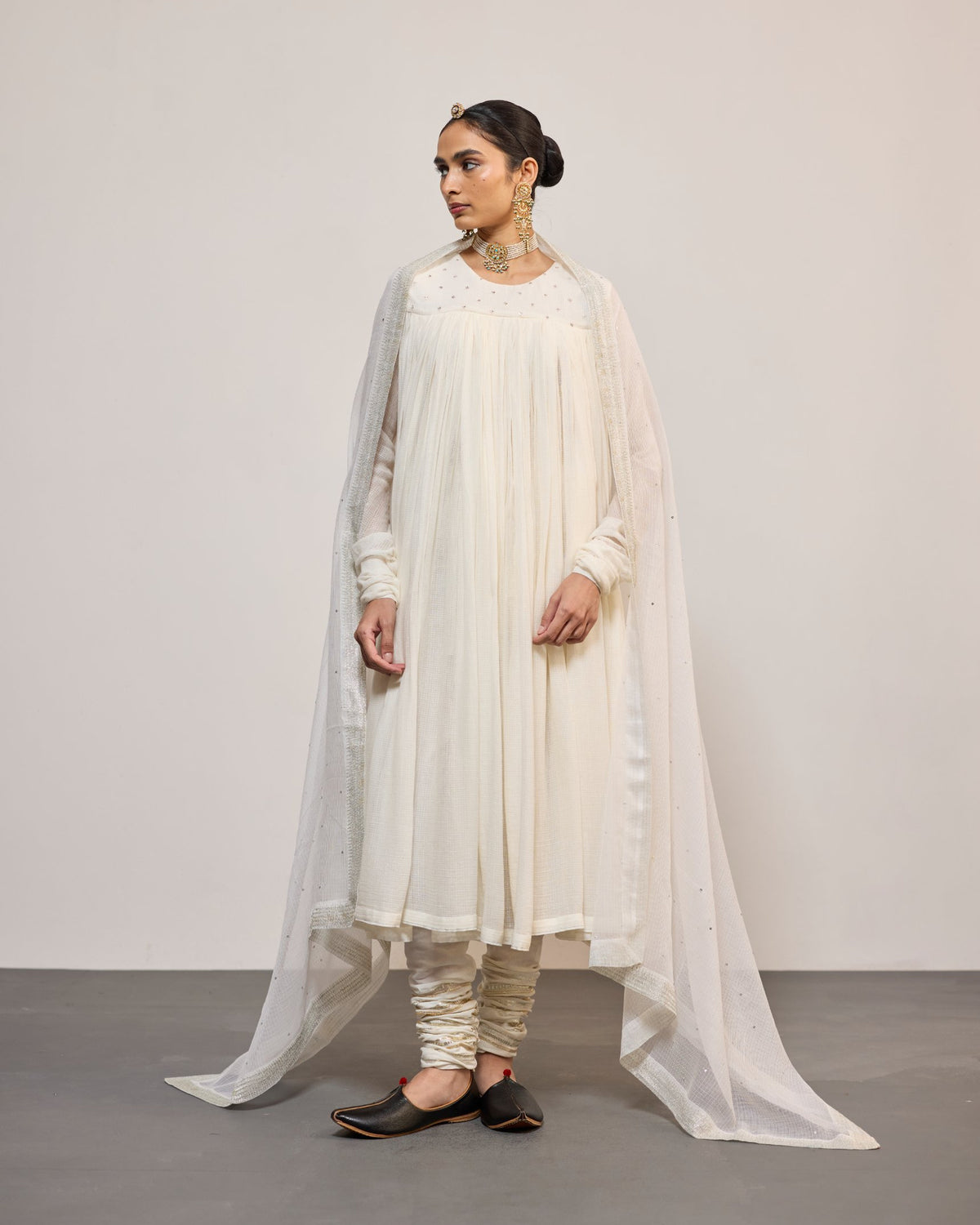 MOTIYA GHEREDAAR (SUIT SET)