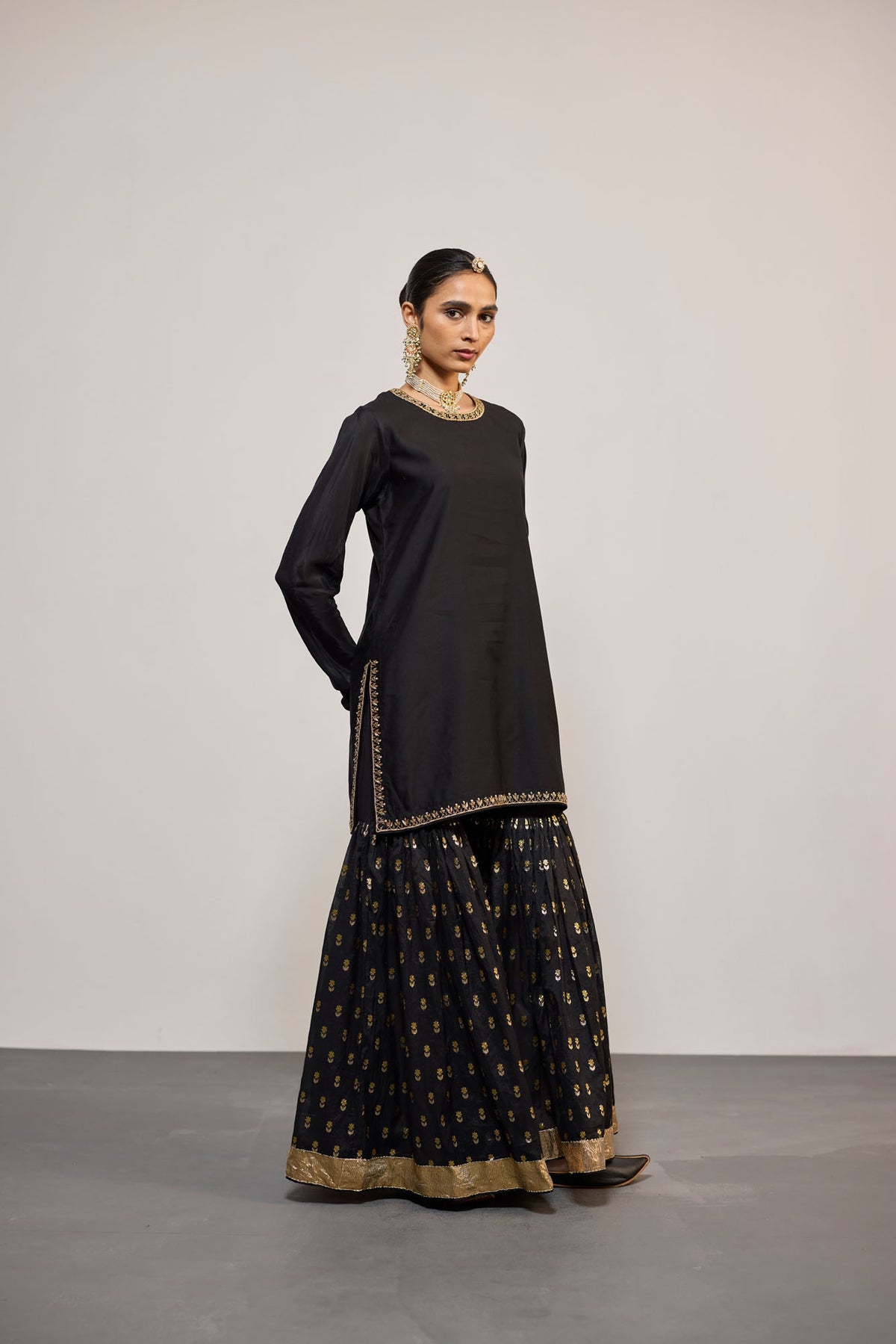 KAJRI (SHARARA)