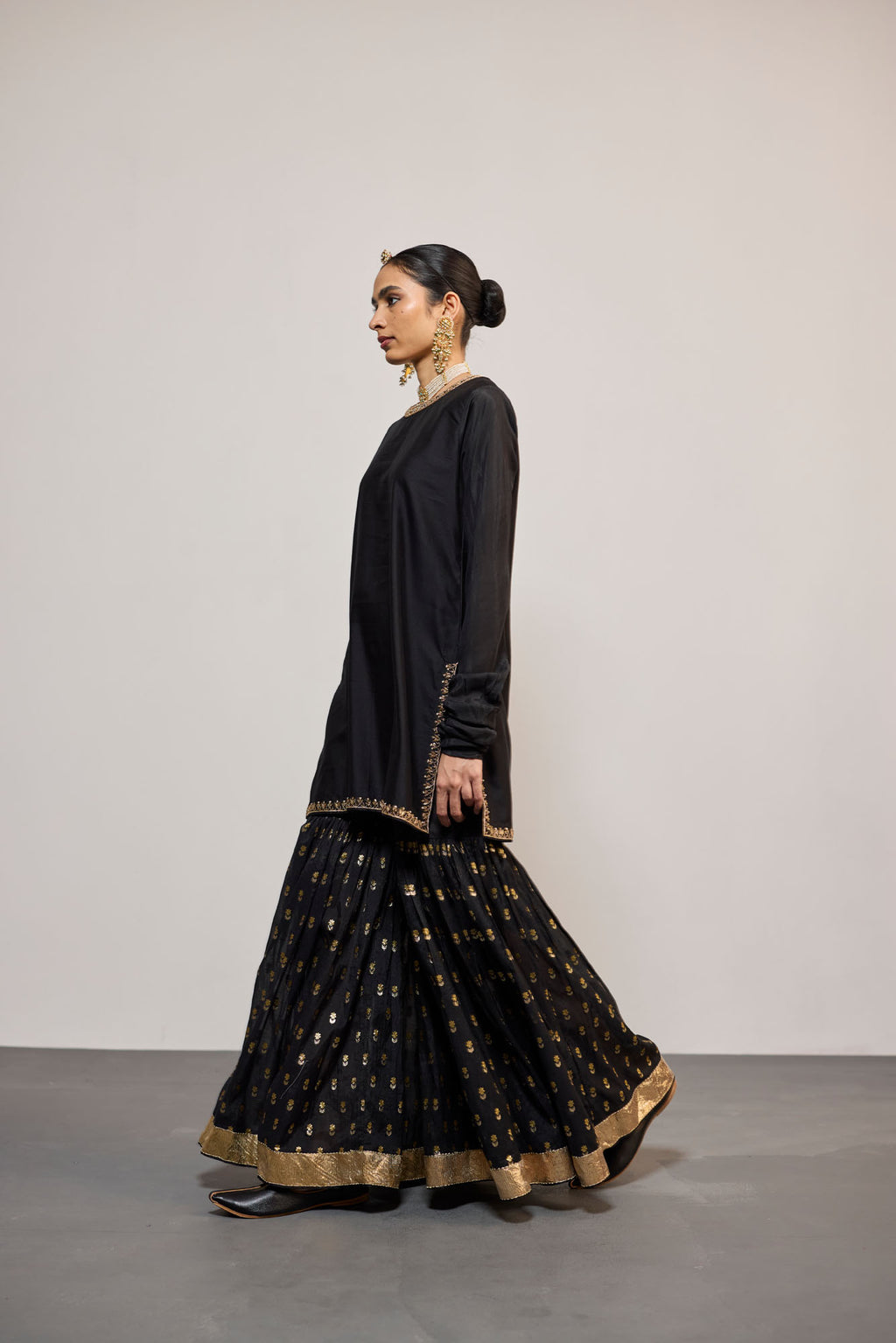 KAJRI (SHARARA)