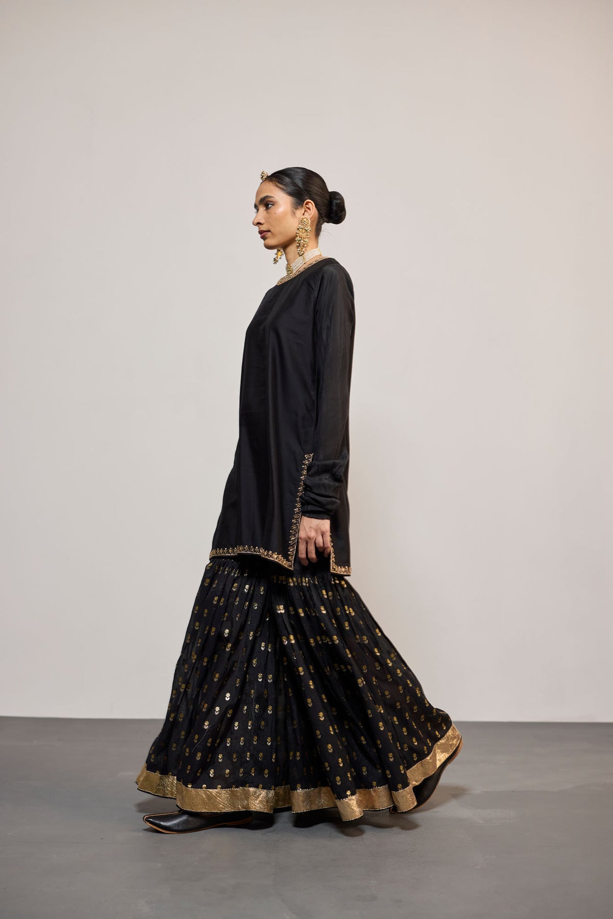 KAJRI (SHARARA)