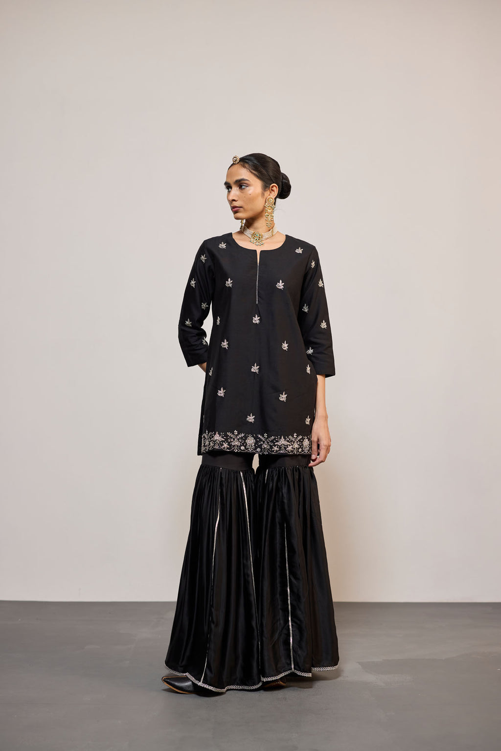 KAAJLI (SHARARA)