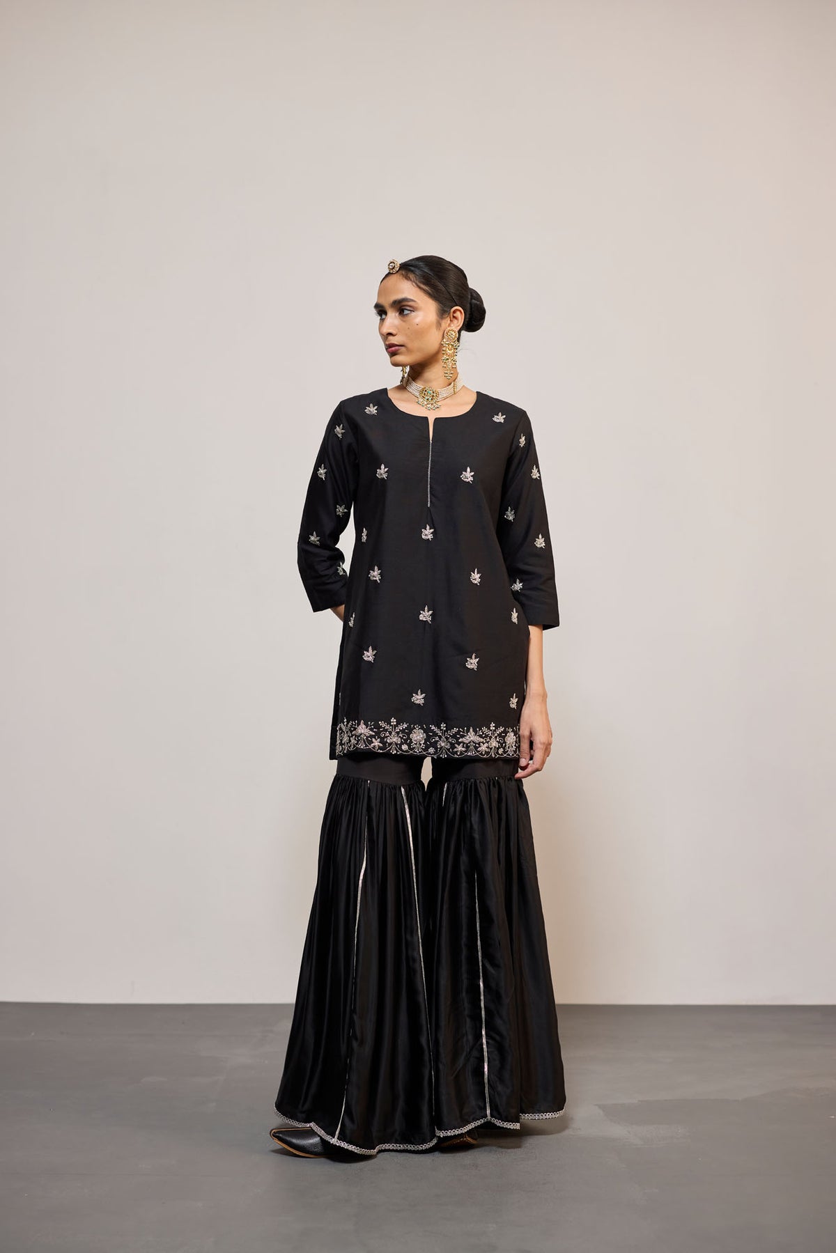 KAAJLI (SHARARA)
