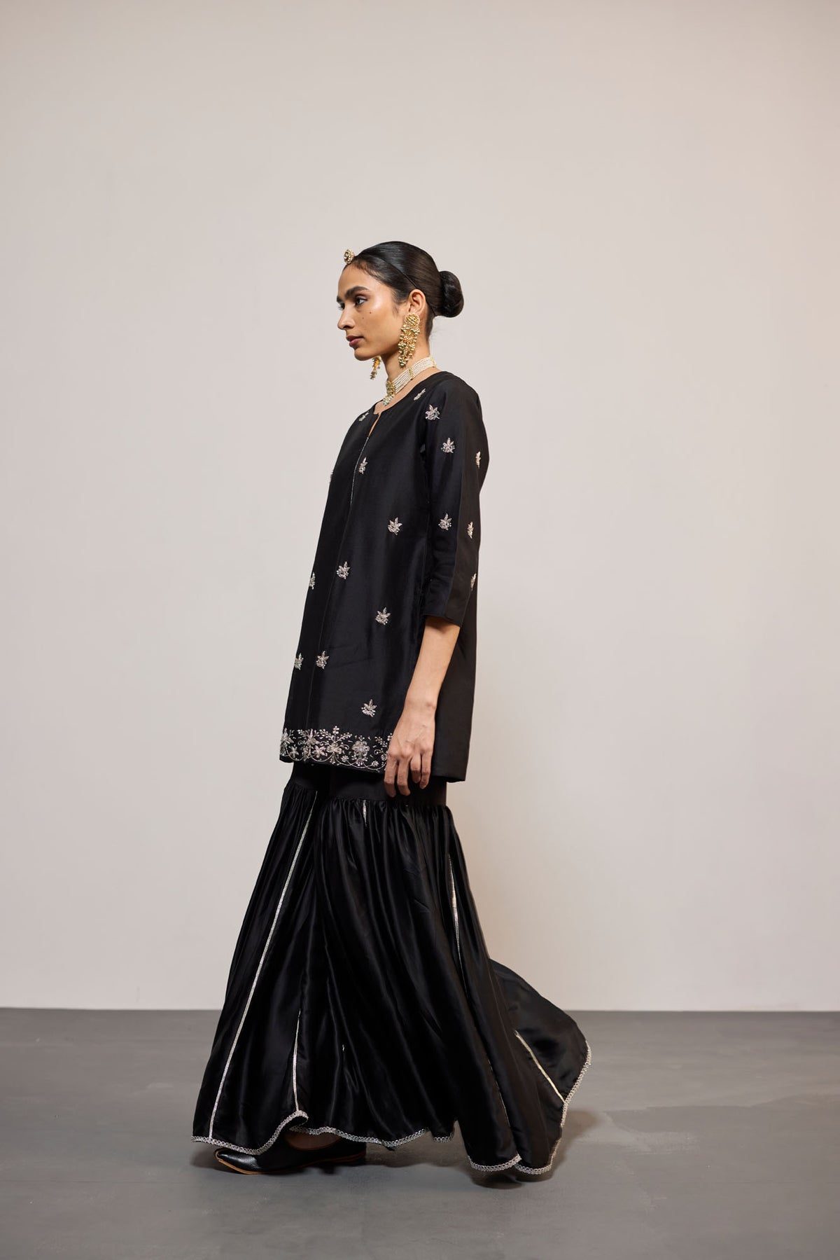 KAAJLI (SHARARA)