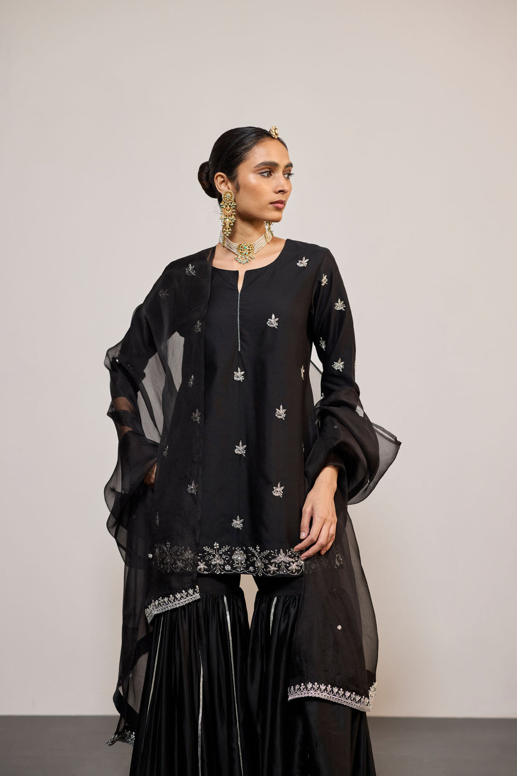 KAAJLI (SHARARA)