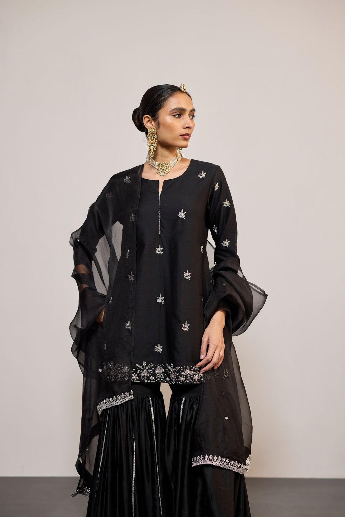 KAAJLI (SHARARA)